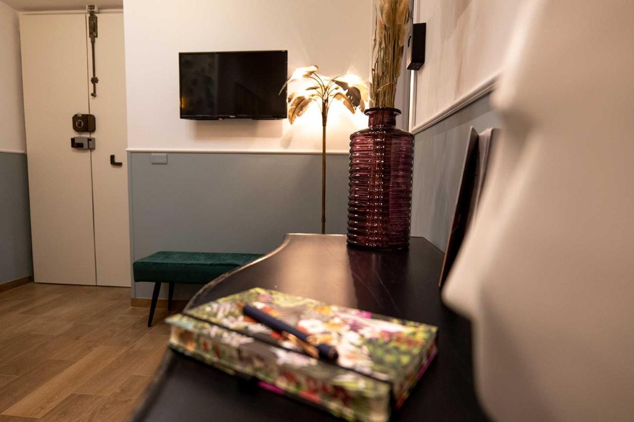 Smart Guesthouse Termini โรม ภายนอก รูปภาพ